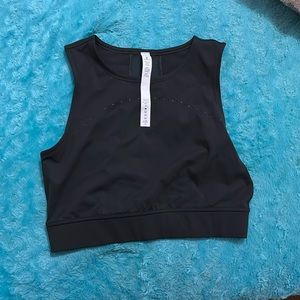NWOT Lululemon crop top